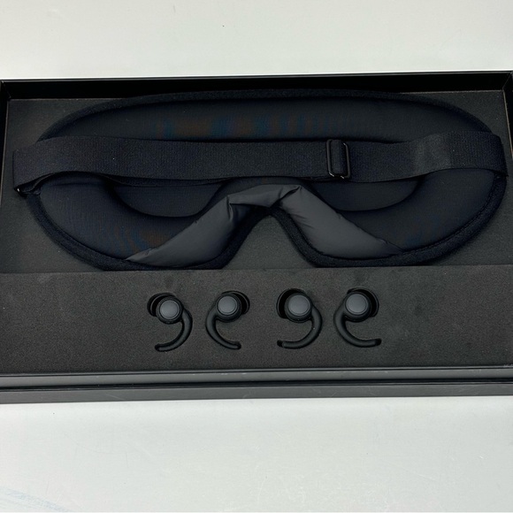 Dark & Quiet Bundle Memory Foam Eye Mask & 2 Pair Super Soft Silicone Ear Plugs - Picture 5 of 8